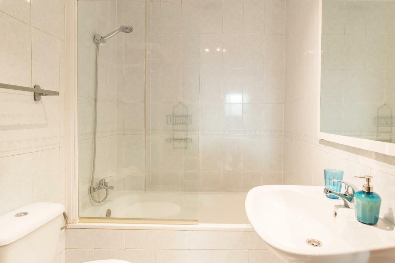 شقة Ambb-Private Patio-Steps Away From Old Town مالقة المظهر الخارجي الصورة